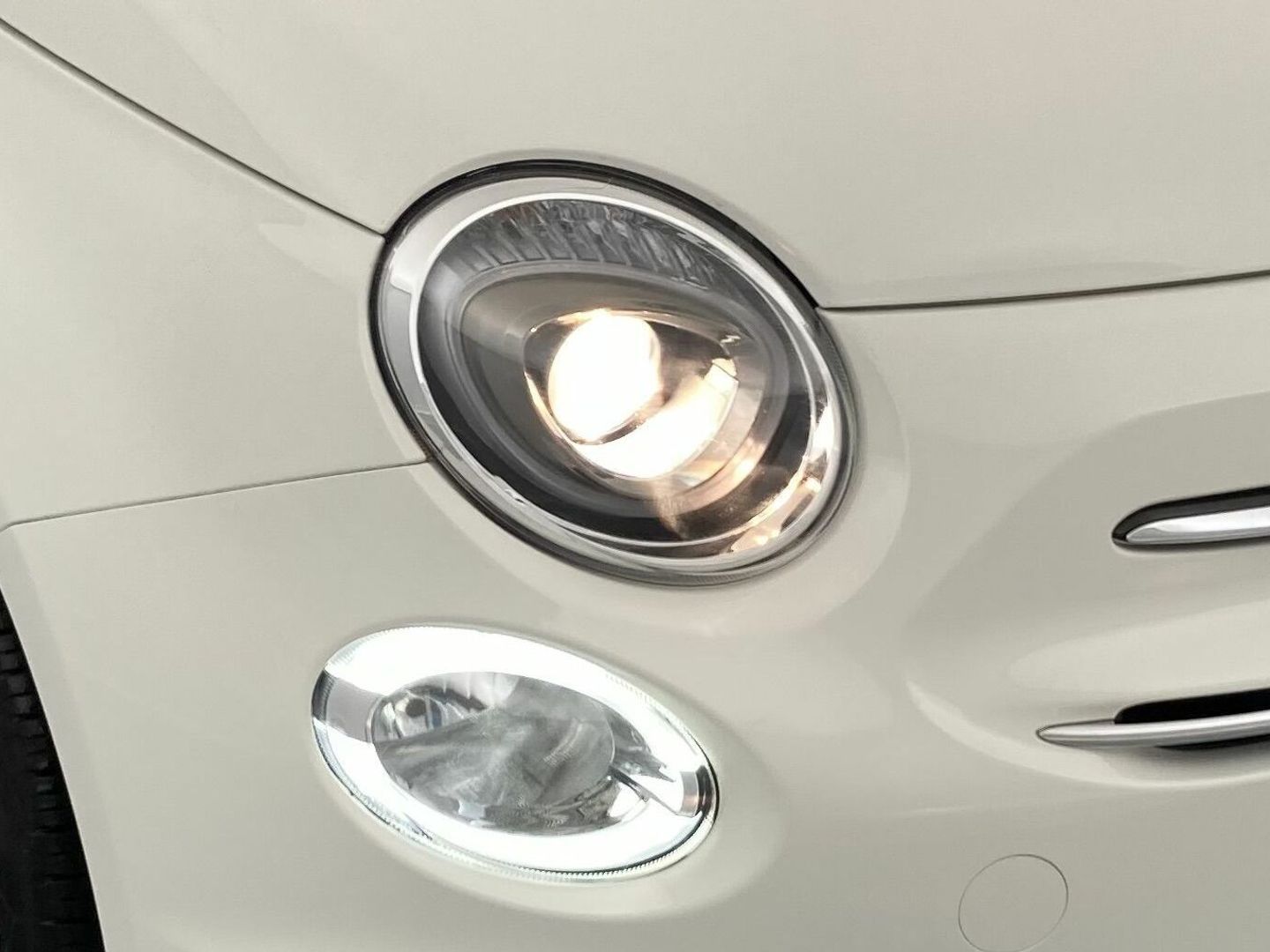 Fiat 500C 1.0 Hybrid Dolcevita 51 kW (70 CV)