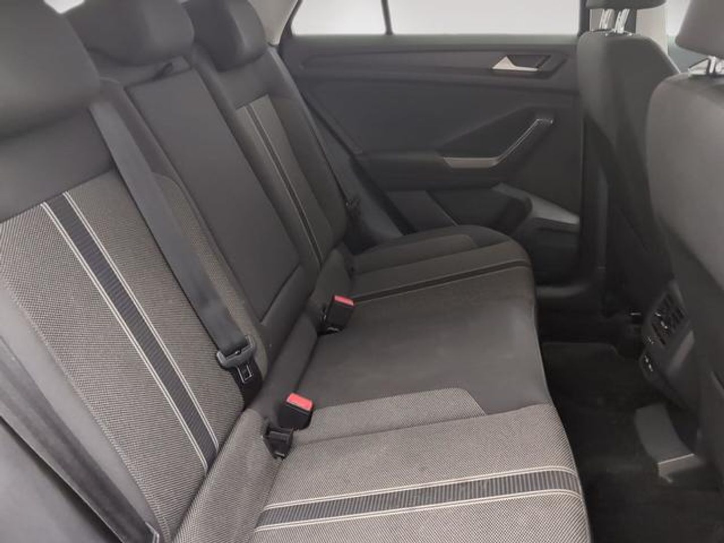 Volkswagen T-Roc Advance R-Line 1.5 TSI 110 kW (150 CV) DSG