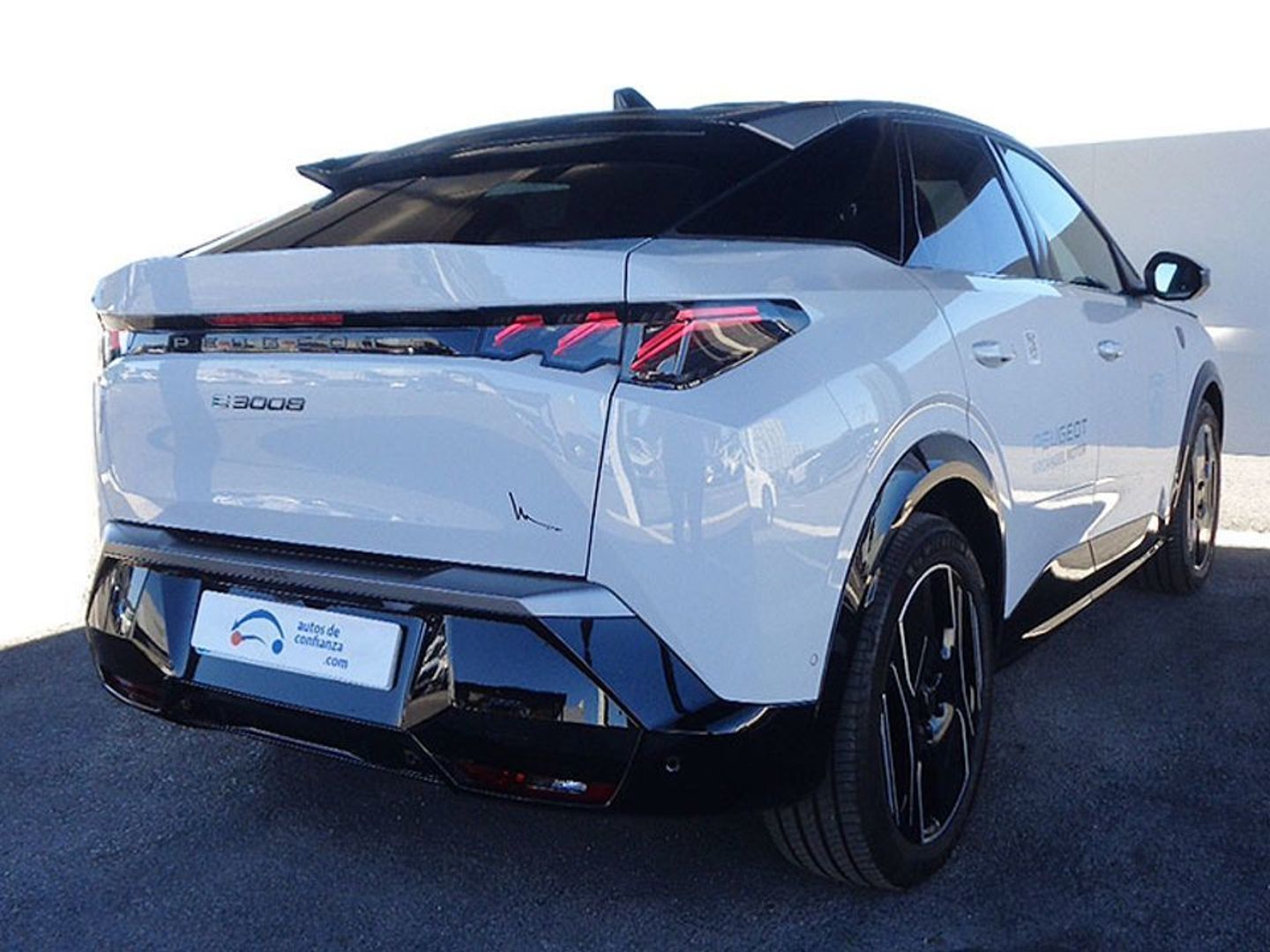 Peugeot e-3008 Eléctrico GT 157 kW (214 CV)