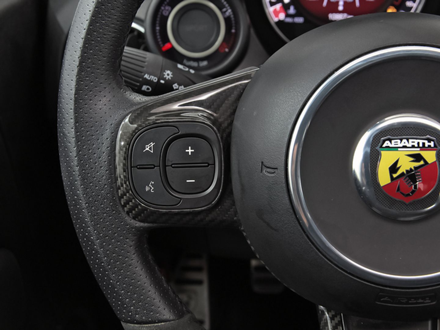 Abarth 500C 1.4 16v T-Jet 695C 132 kW (180 CV)