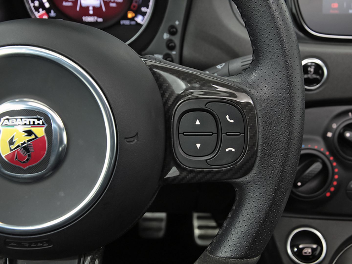 Abarth 500C 1.4 16v T-Jet 695C 132 kW (180 CV)