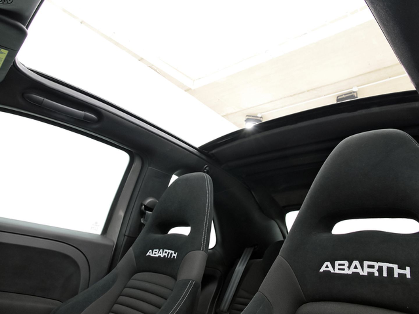 Abarth 500C 1.4 16v T-Jet 695C 132 kW (180 CV)