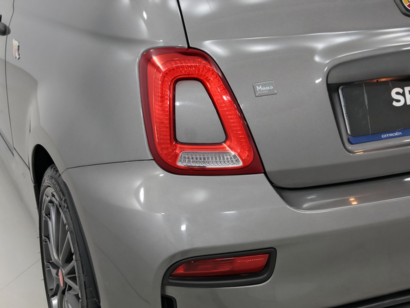 Abarth 500C 1.4 16v T-Jet 695C 132 kW (180 CV)