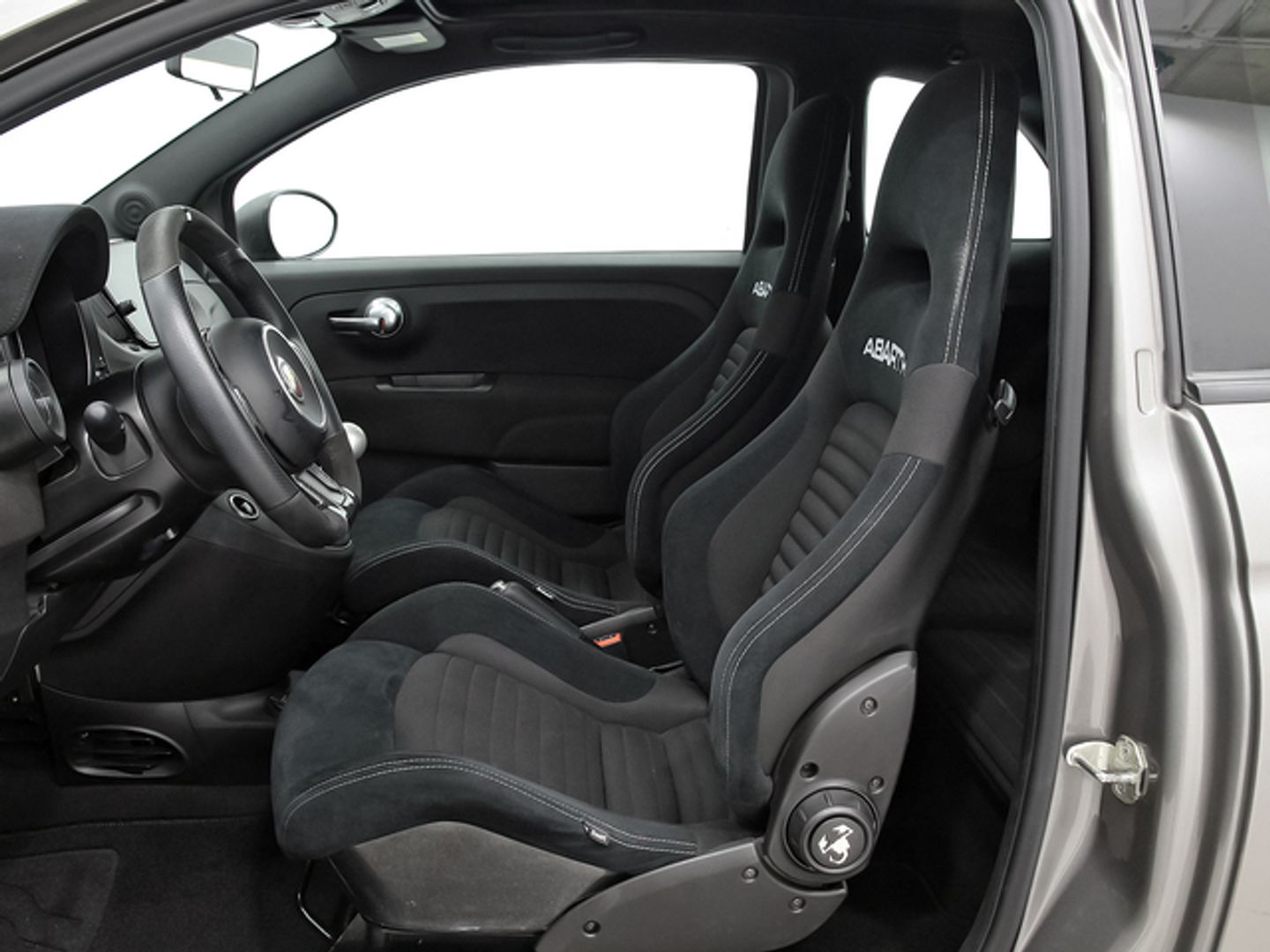 Abarth 500C 1.4 16v T-Jet 695C 132 kW (180 CV)