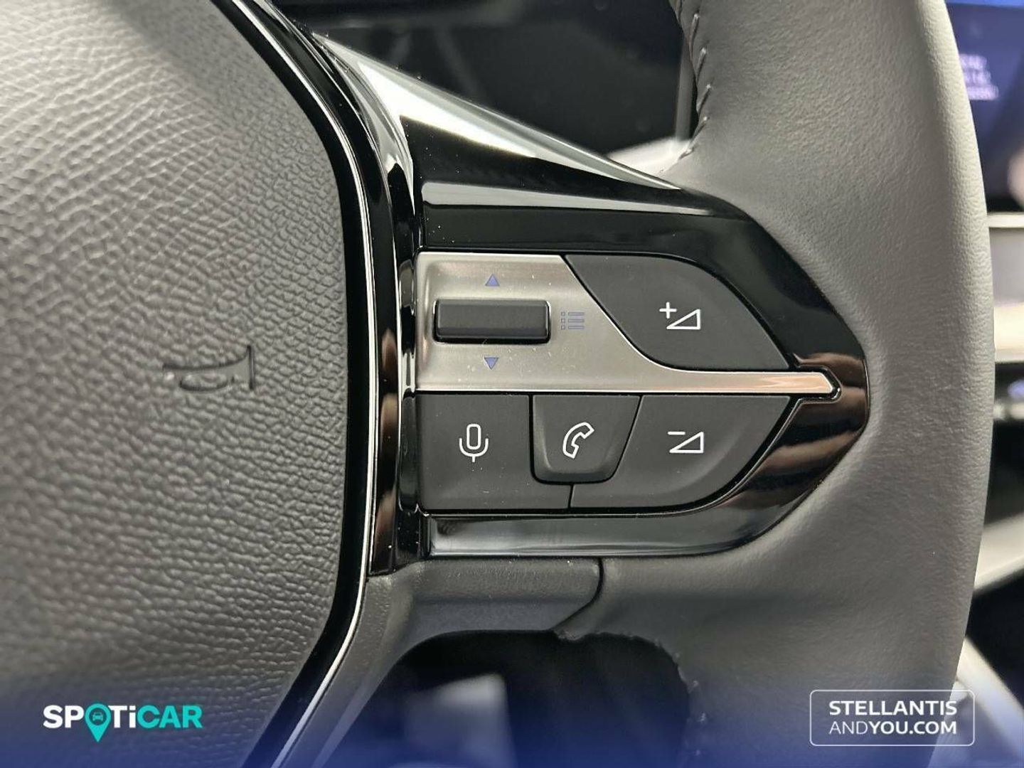 Peugeot 408 Puretech 130 Allure EAT8 96 kW (130 CV)