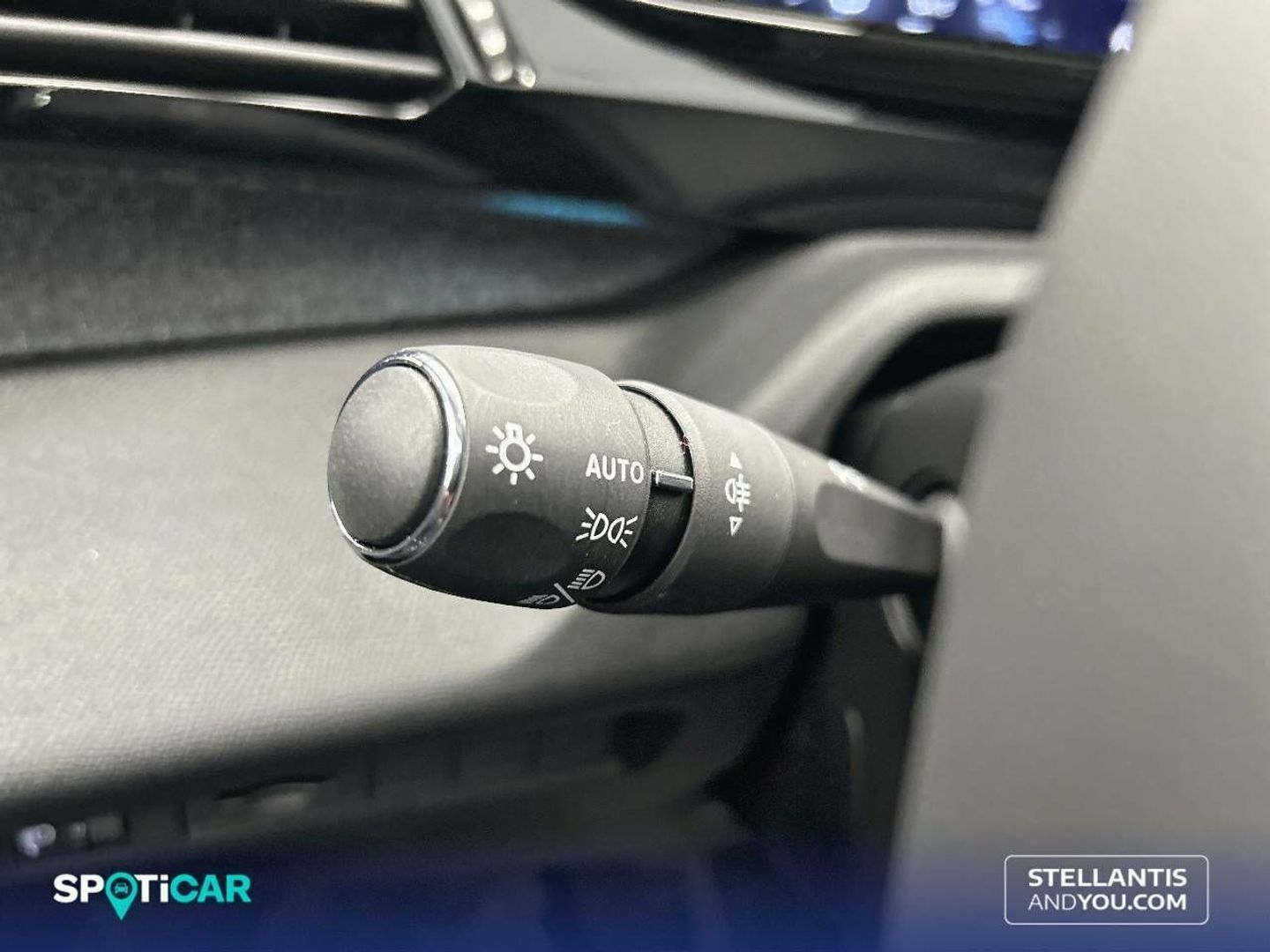 Peugeot 408 Puretech 130 Allure EAT8 96 kW (130 CV)