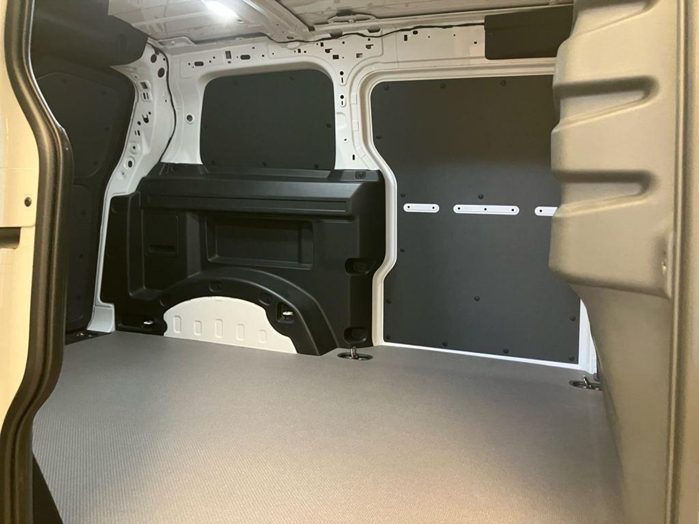 Volkswagen ID. BUZZ Cargo 150 kW (204 CV)