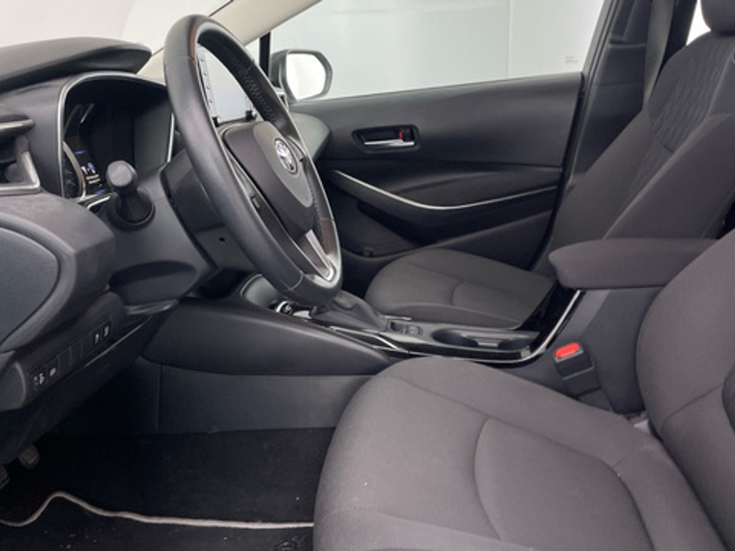 Toyota Corolla 1.8 125 Híbrido Active Tech E-CVT Sedán 90 kW (122 CV)