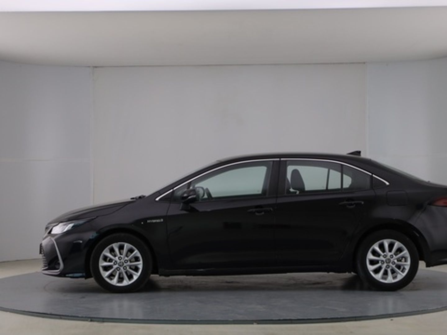 Toyota Corolla 1.8 125 Híbrido Active Tech E-CVT Sedán 90 kW (122 CV)