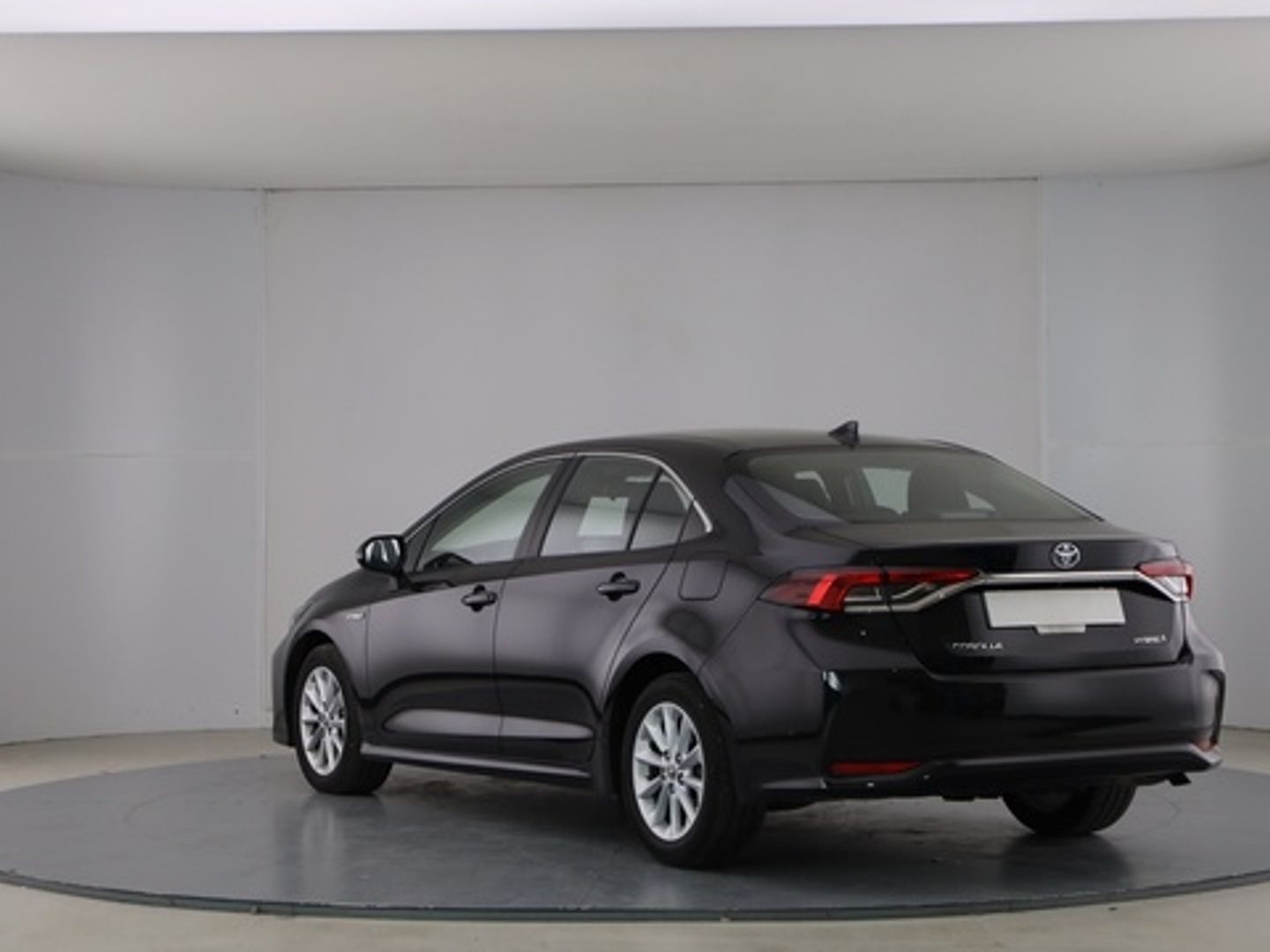 Toyota Corolla 1.8 125 Híbrido Active Tech E-CVT Sedán 90 kW (122 CV)