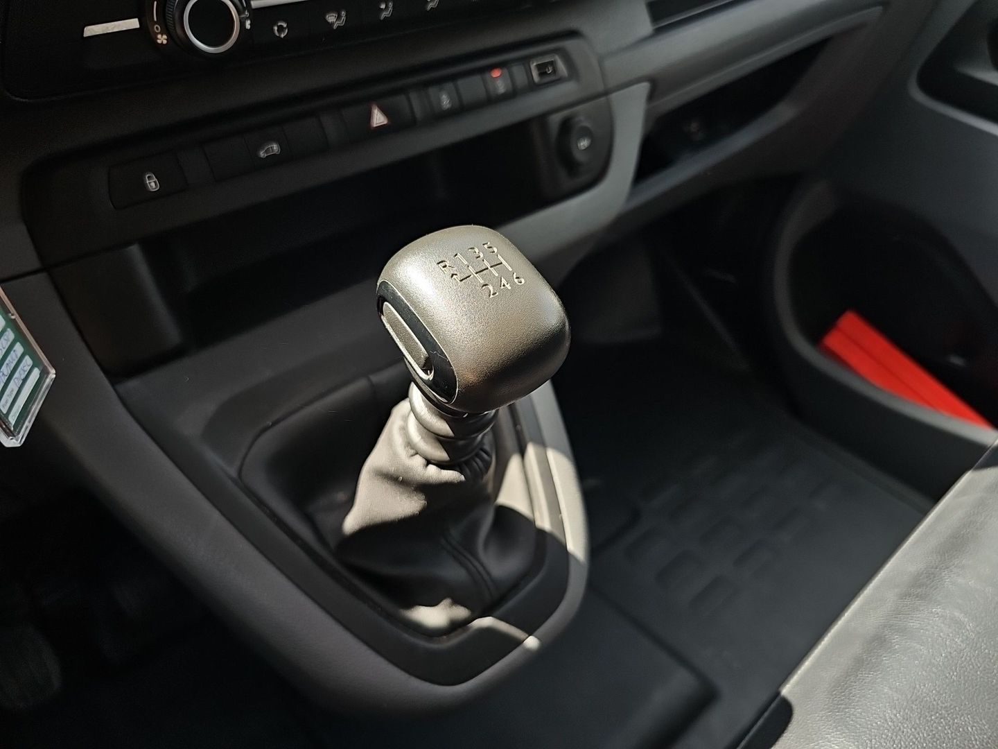 Peugeot Expert Furgon BlueHDi 120 S&S Pro Standard 88 kW (120 CV)