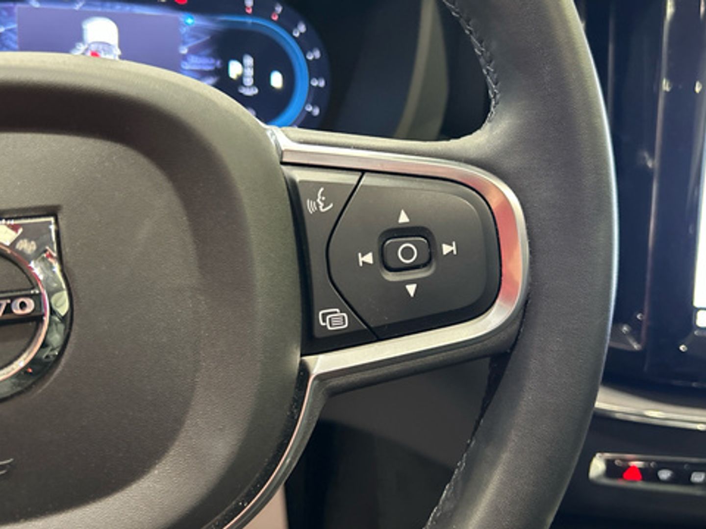 Volvo XC60 B4 G Essential Auto 145 kW (197 CV)