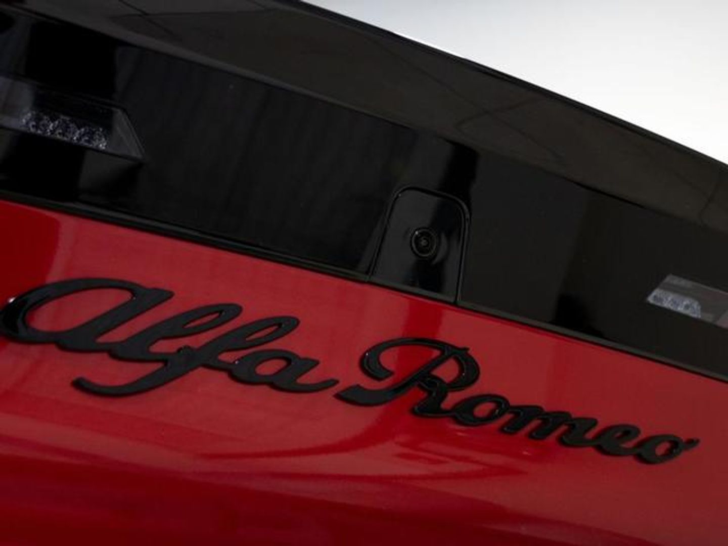 Alfa Romeo Junior Elettrica Speciale 115 kW (156 CV)