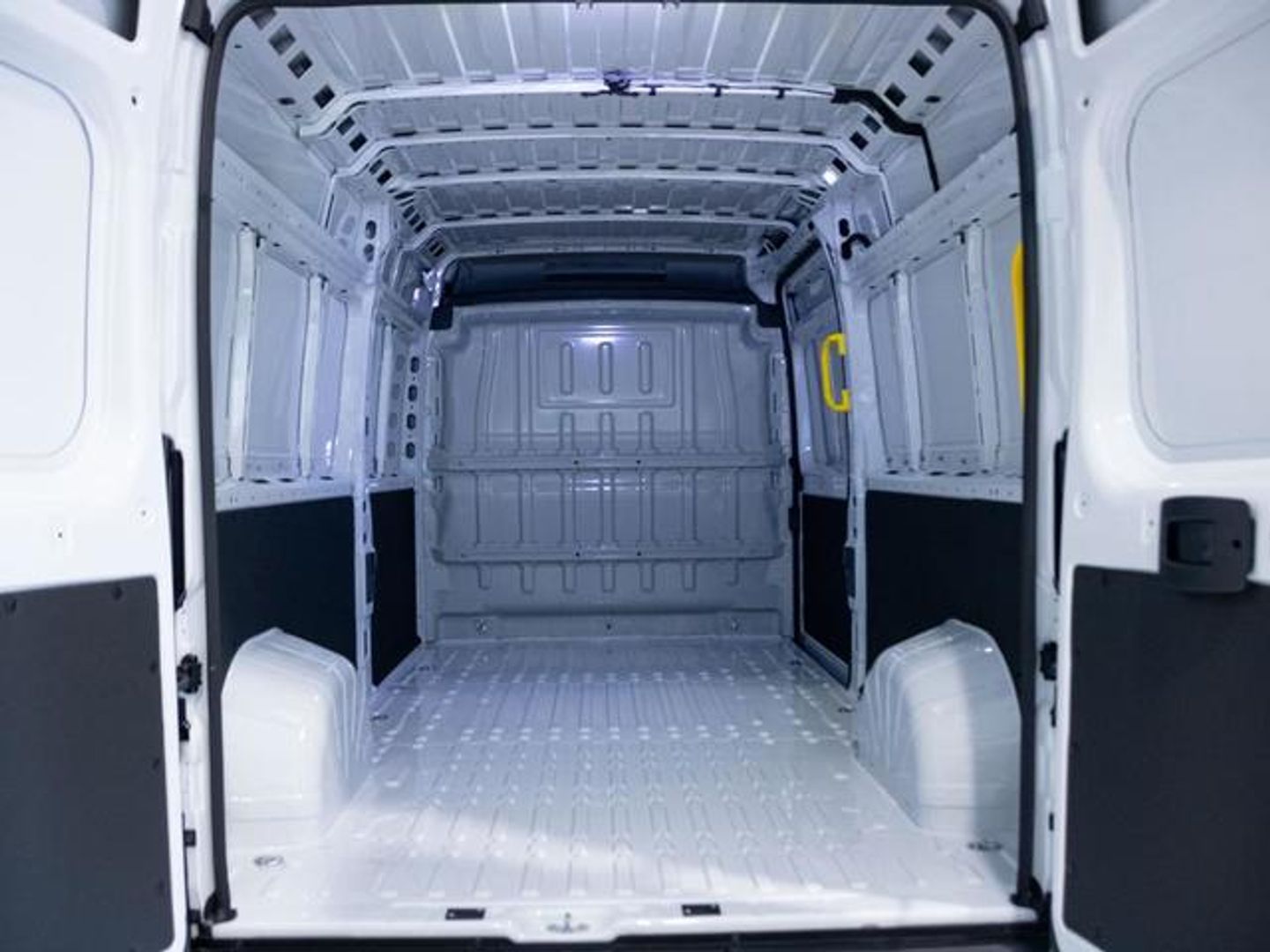 Fiat Ducato Furgon Electric 4.2T Heavy L3H2 200 kW (270 CV)