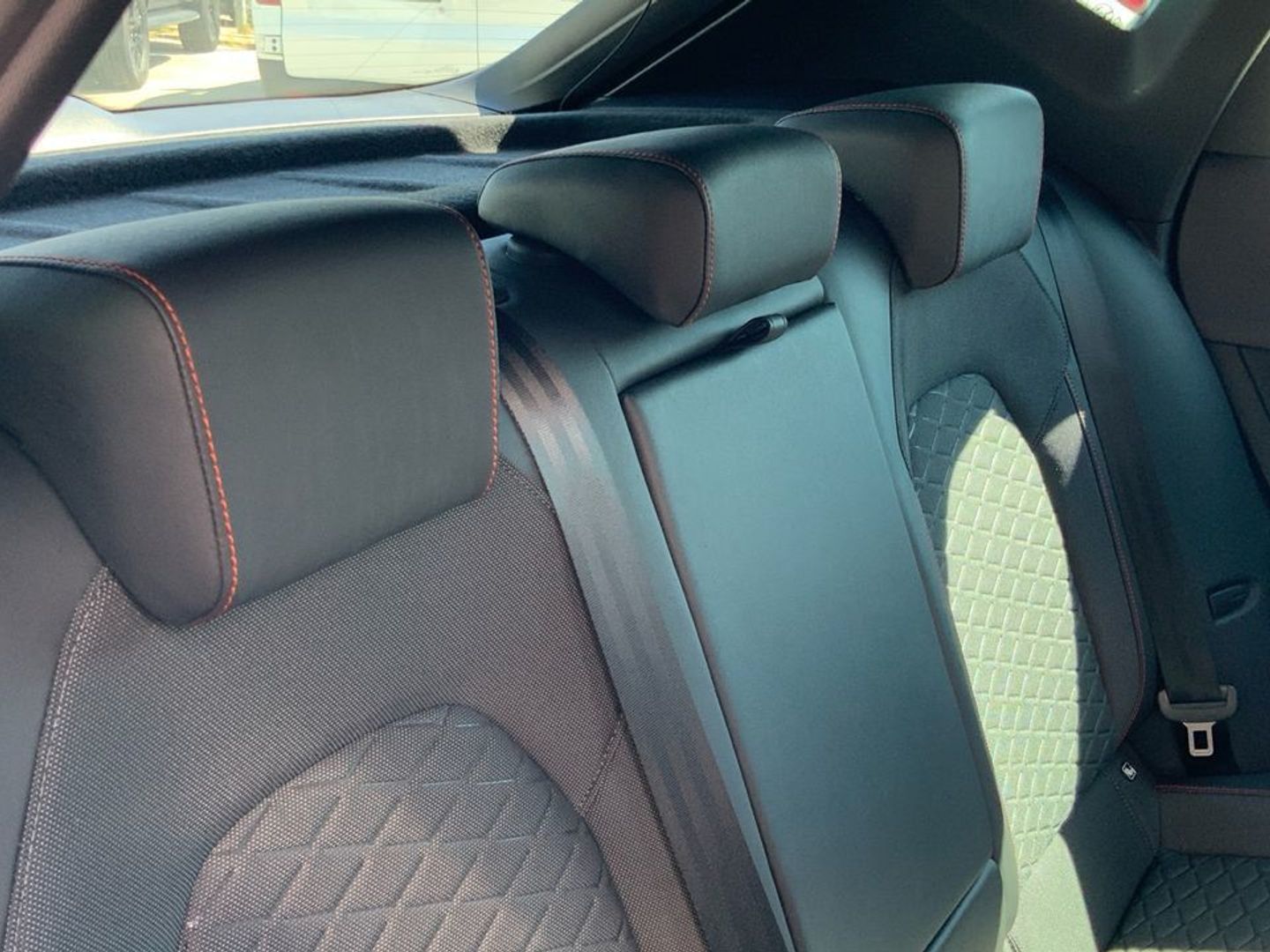 SEAT León 1.0 eTSI S&S FR 25 Aniversario DSG 81 kW (110 CV)