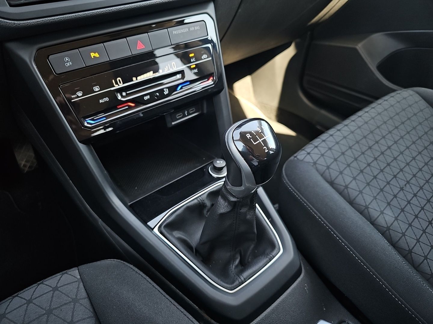 Volkswagen T-Cross Advance 1.0 TSI 70 kW (95 CV)