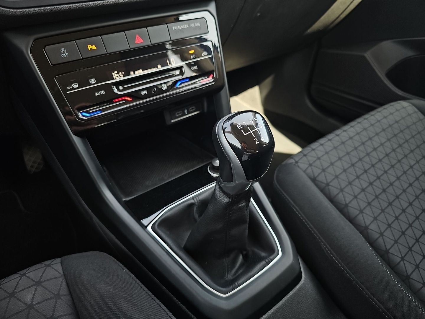 Volkswagen T-Cross Advance 1.0 TSI 70 kW (95 CV)