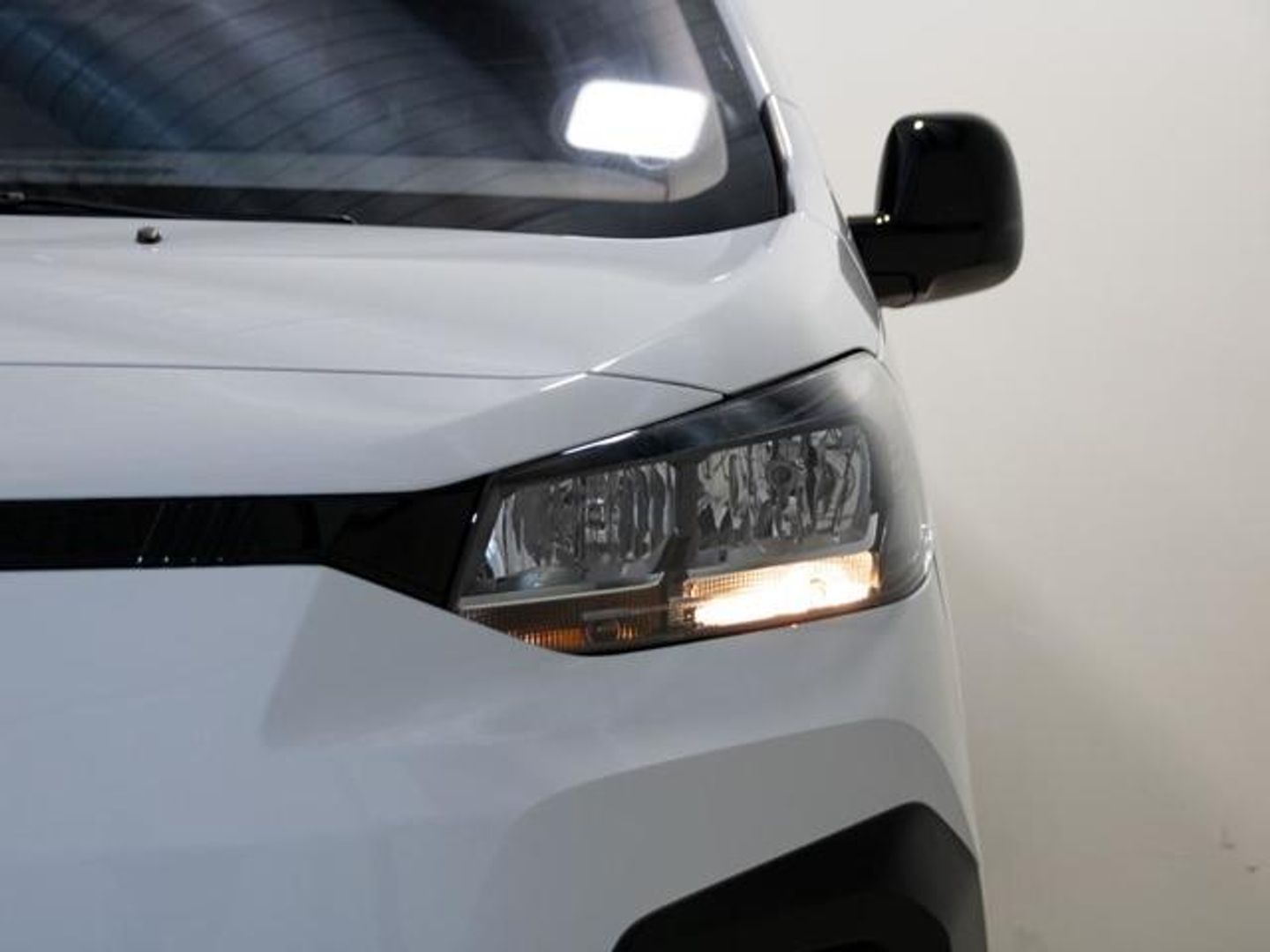 Fiat Scudo Furgón BEV 75 KW L3 100 kW (136 CV)