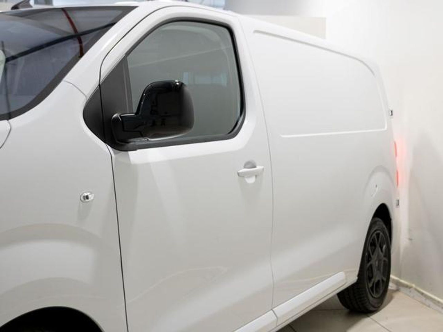 Fiat Scudo Furgón BEV 75 KW L3 100 kW (136 CV)