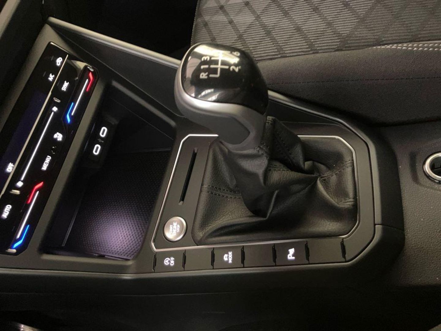 Volkswagen Taigo R-Line 1.0 TSI 85 kW (115 CV)