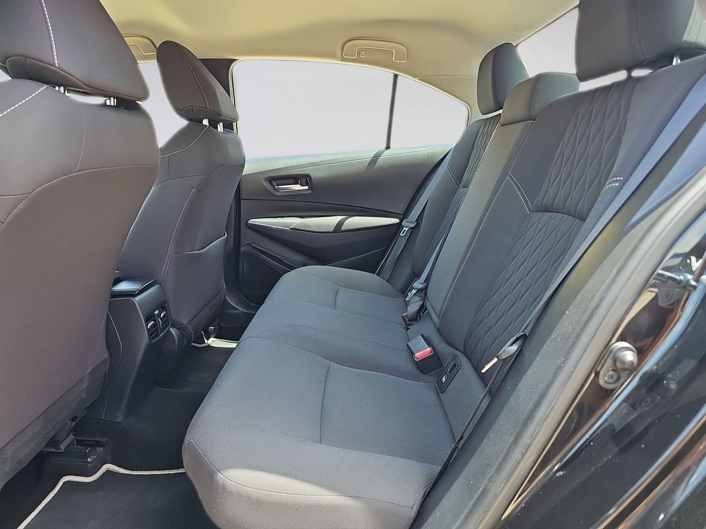 Toyota Corolla 1.8 125 Híbrido Active Tech E-CVT Sedán 90 kW (122 CV)