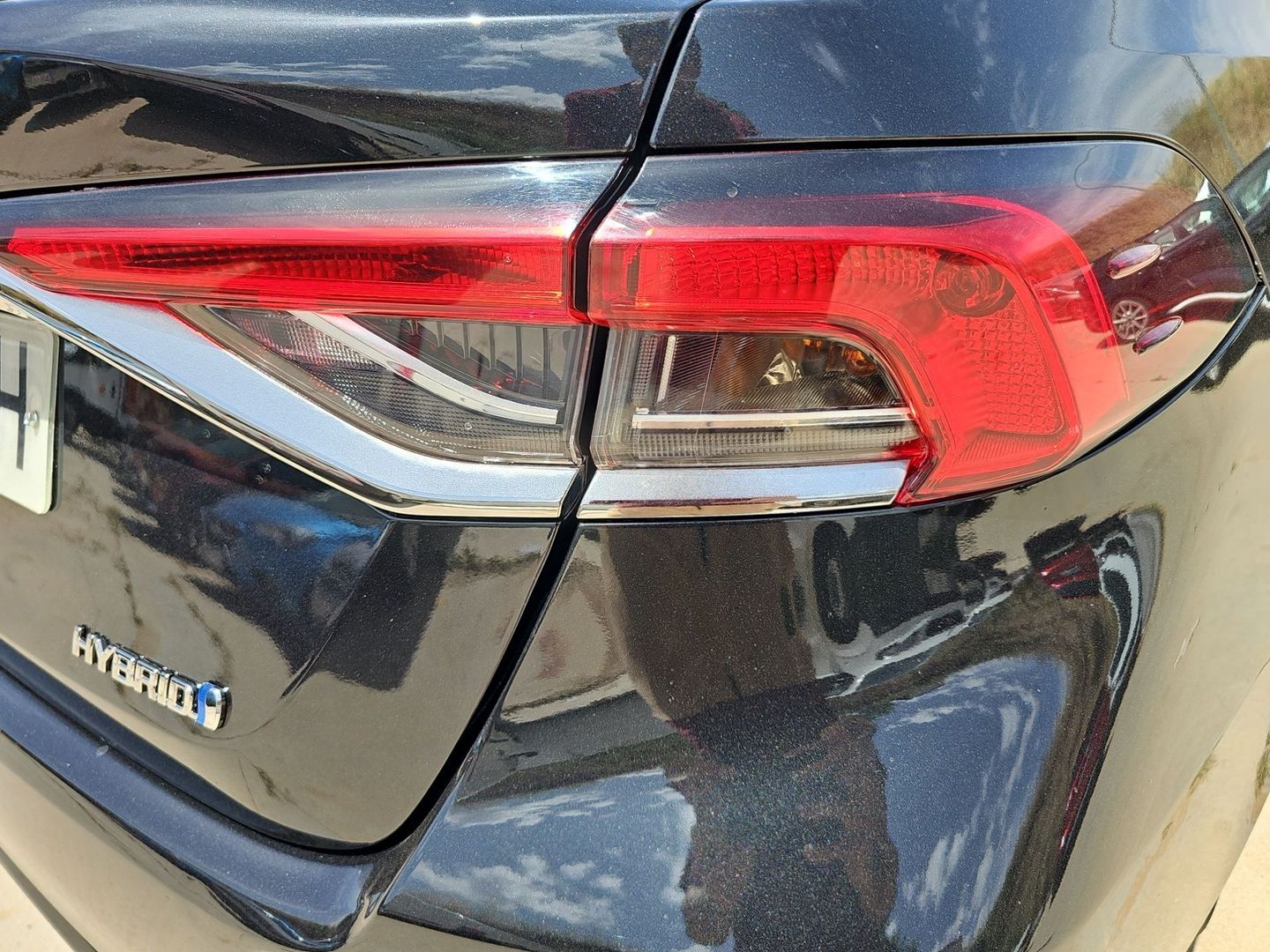 Toyota Corolla 1.8 125 Híbrido Active Tech E-CVT Sedán 90 kW (122 CV)