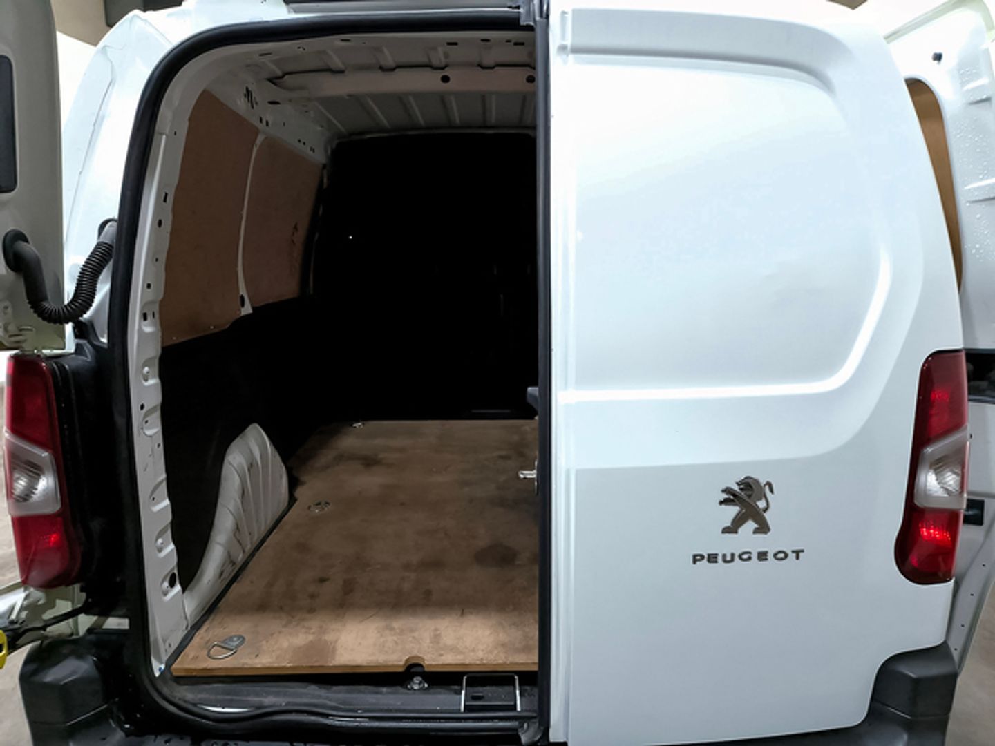 Peugeot Partner Furgon BlueHDi 100 Pro Standard 600kg 73 kW (98 CV)
