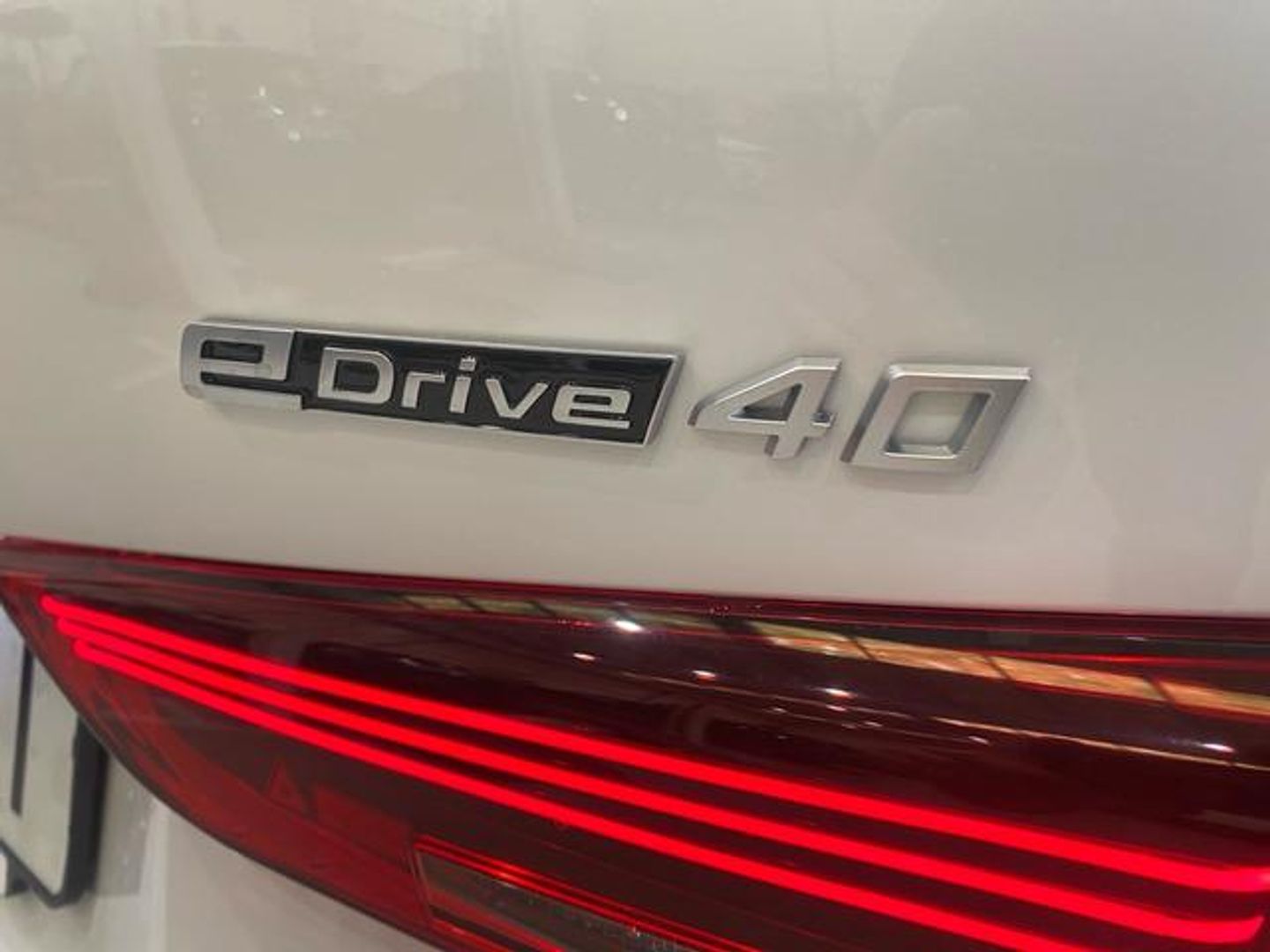 BMW i4 eDrive40 250 kW (340 CV)