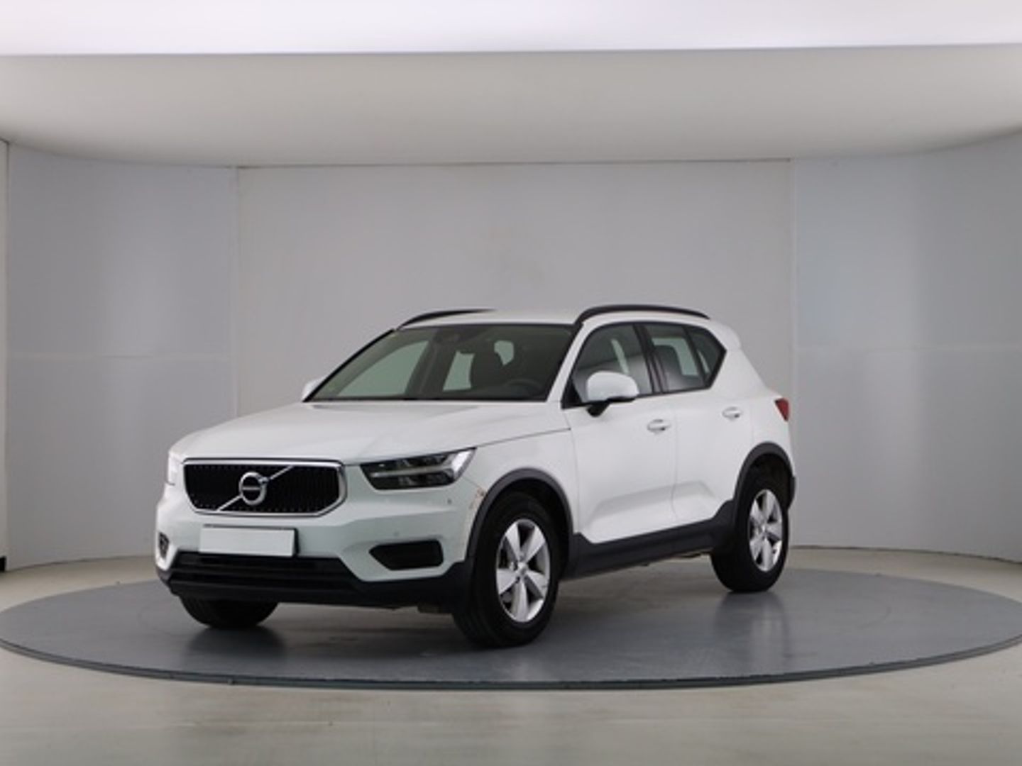 Volvo XC40 T3 Momentum Core Auto 120 kW (163 CV)