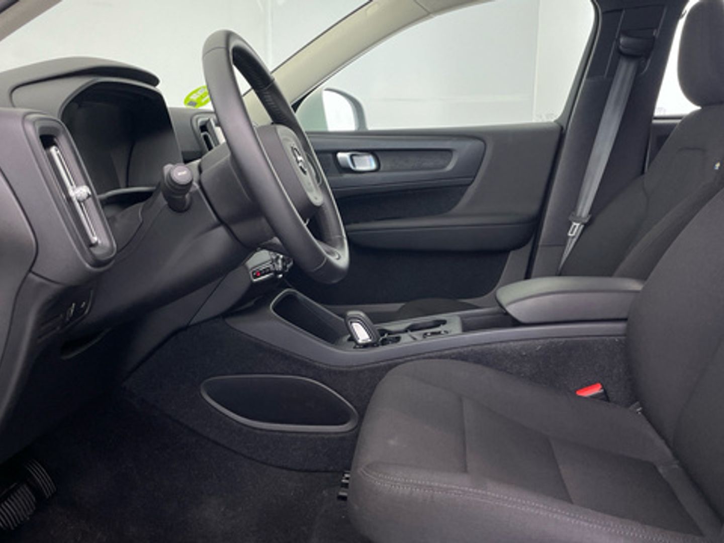 Volvo XC40 T3 Momentum Core Auto 120 kW (163 CV)
