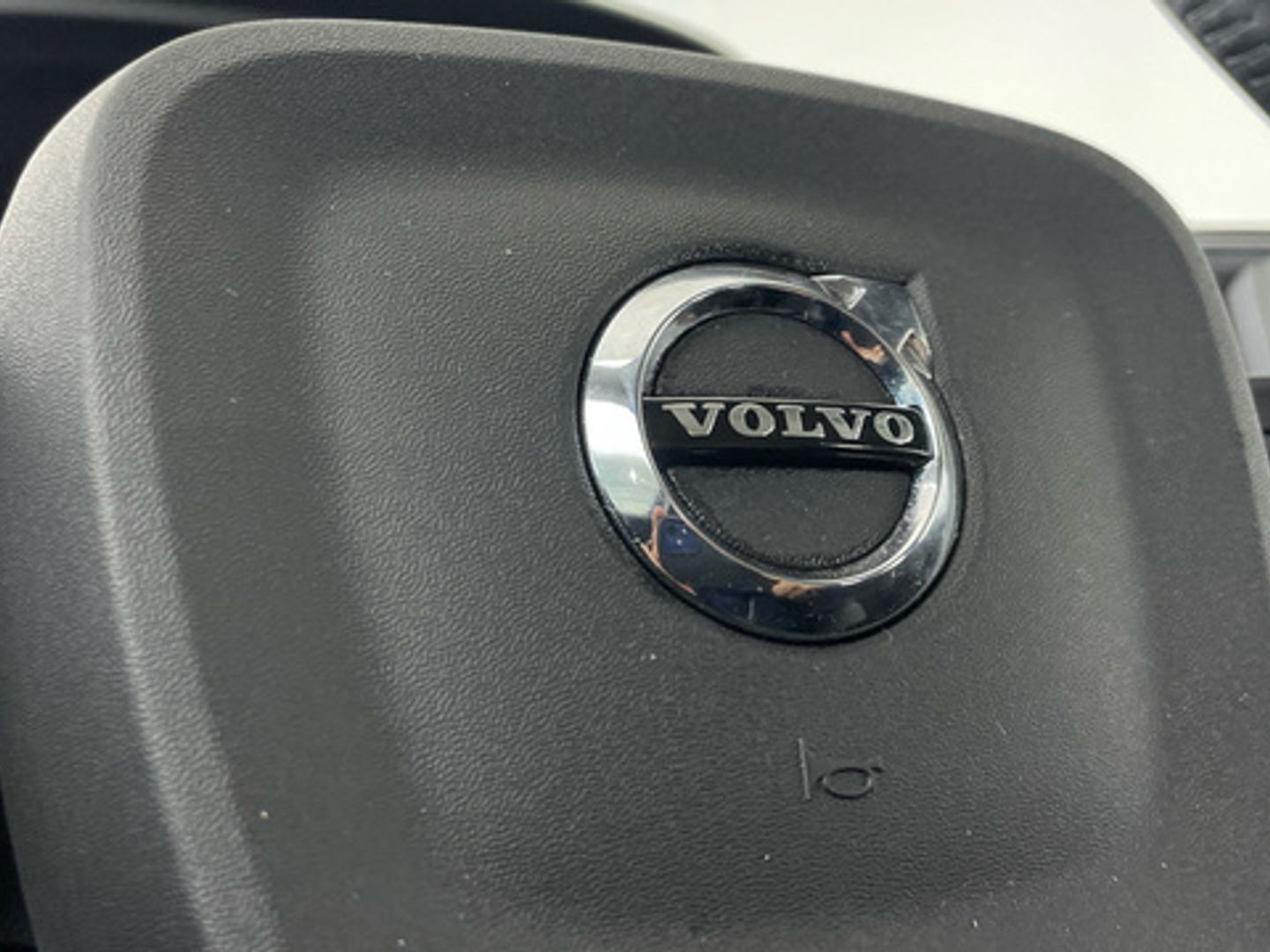 Volvo XC40 T3 Momentum Core Auto 120 kW (163 CV)