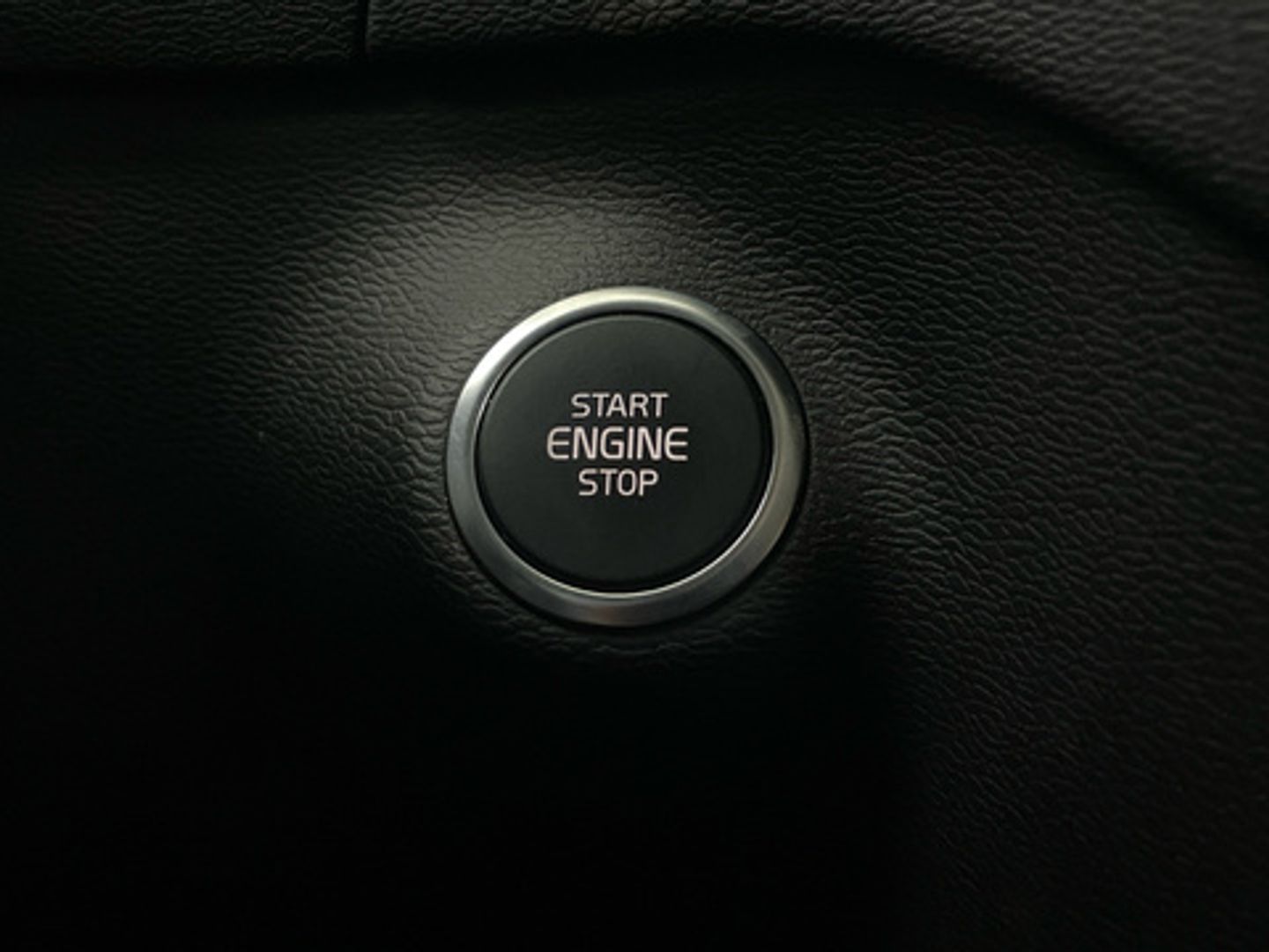 Volvo XC40 T3 Momentum Core Auto 120 kW (163 CV)