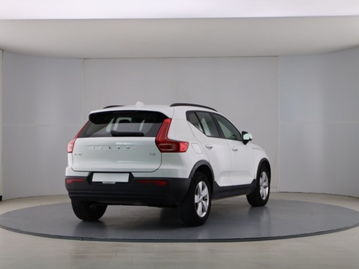 Volvo XC40 T3 Momentum Core Auto 120 kW (163 CV)