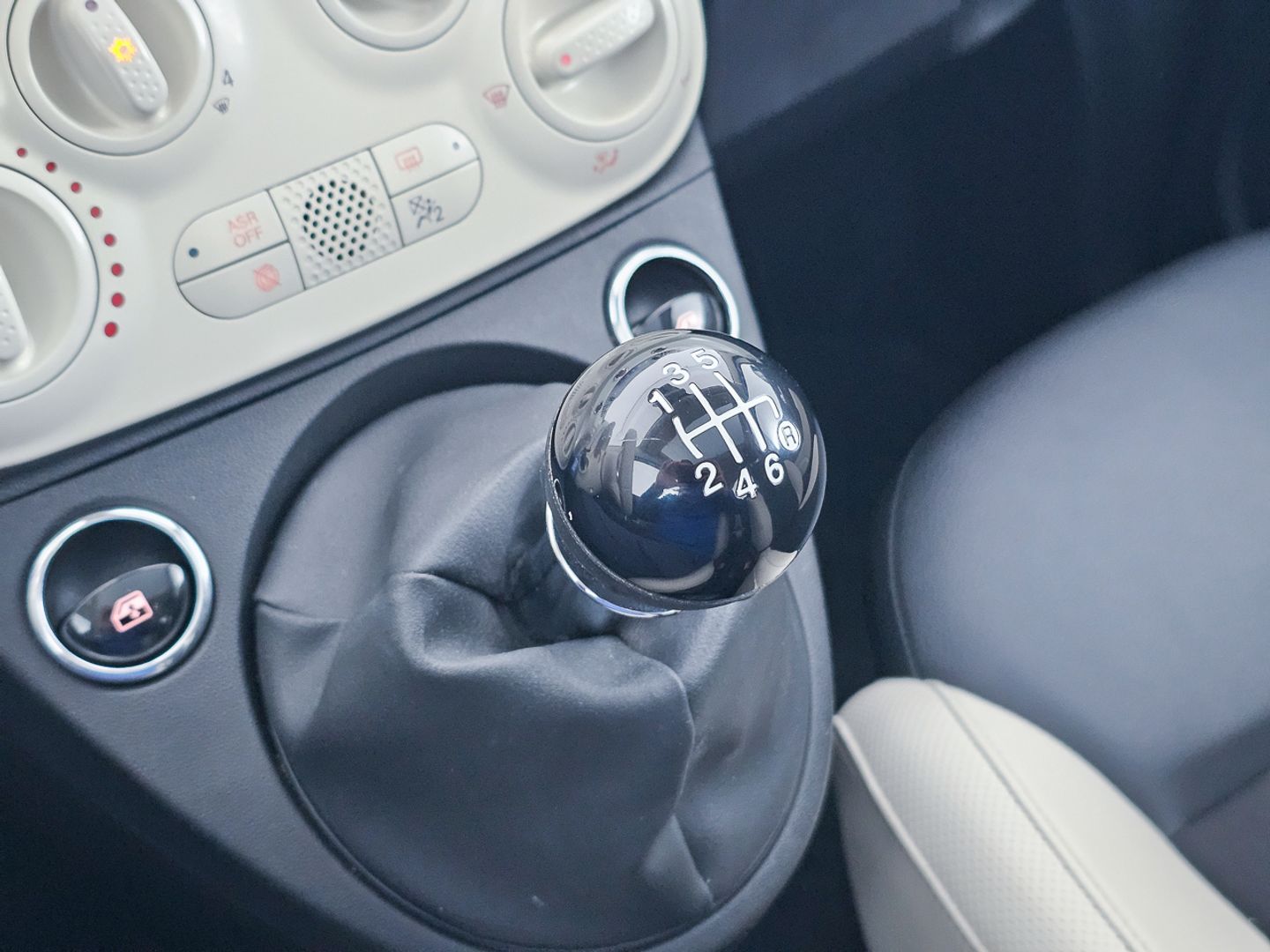 Fiat 500 1.0 Hybrid Dolcevita 51 kW (70 CV)
