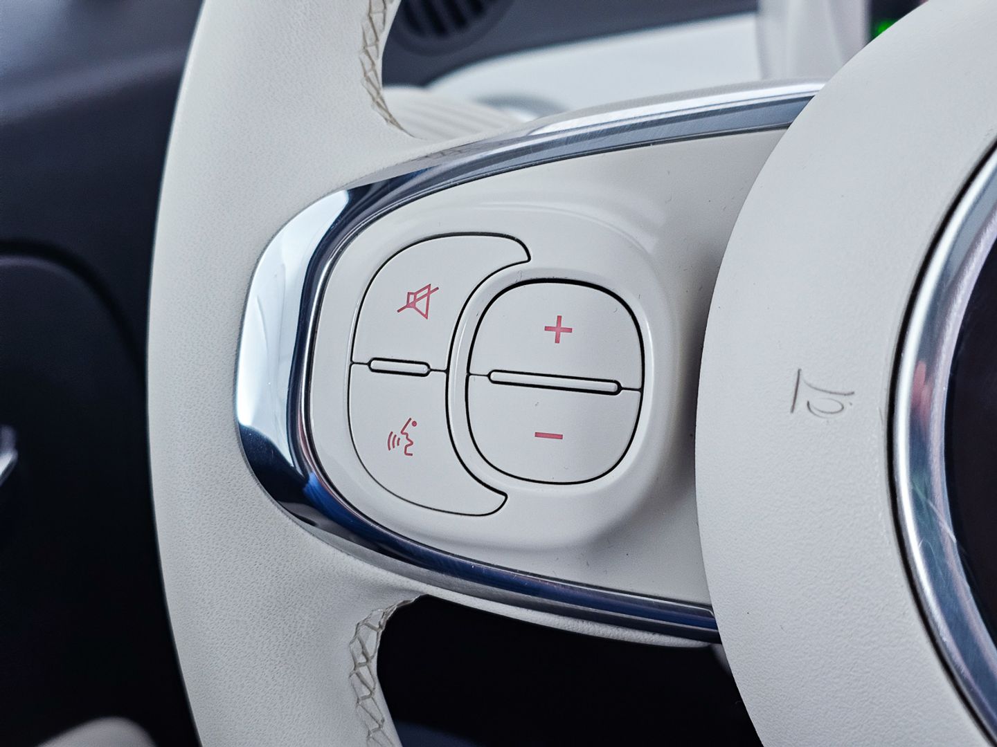 Fiat 500 1.0 Hybrid Dolcevita 51 kW (70 CV)
