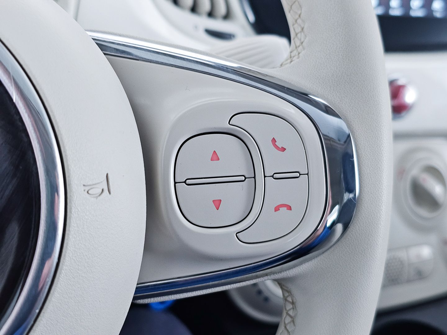 Fiat 500 1.0 Hybrid Dolcevita 51 kW (70 CV)