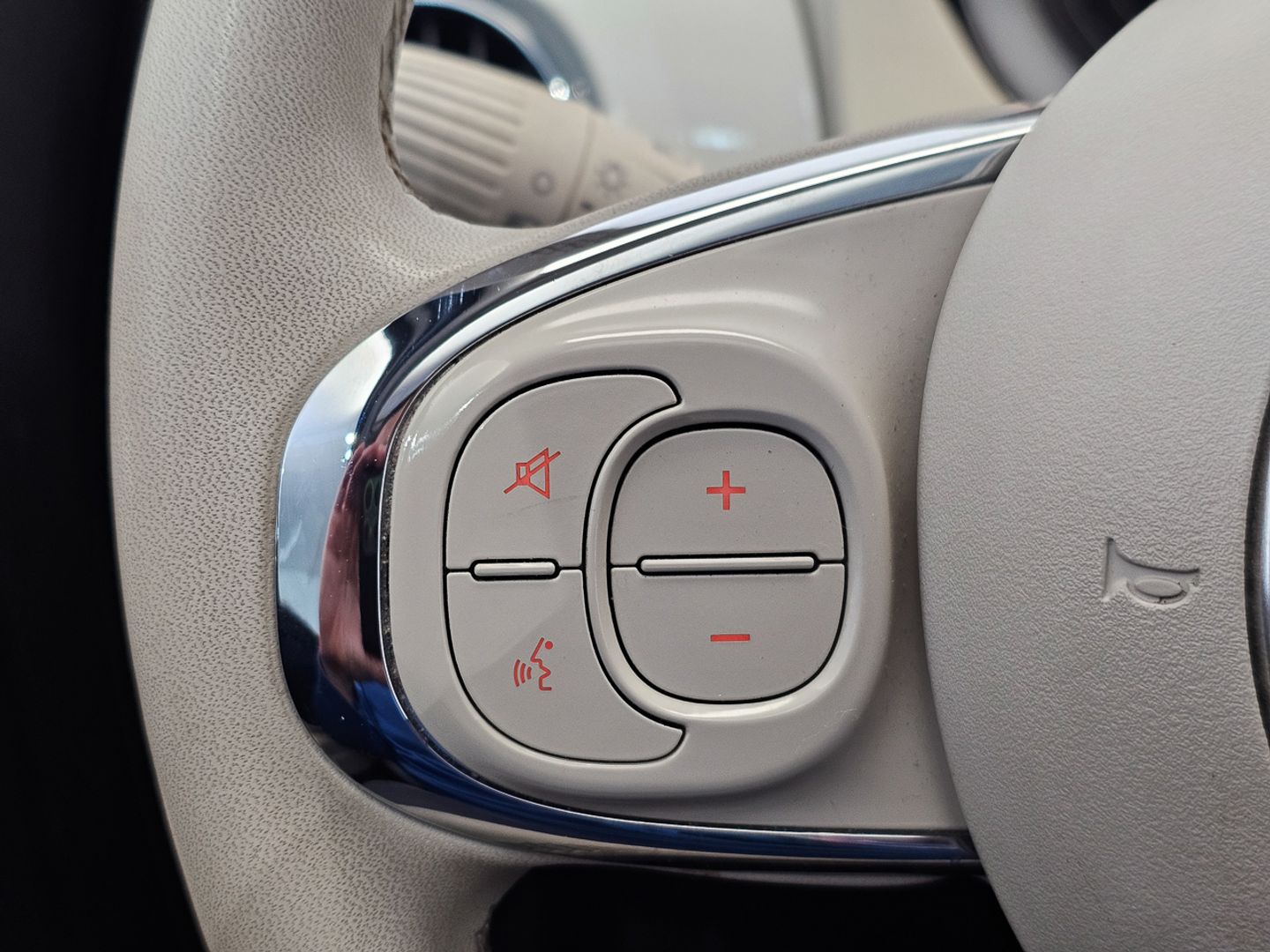 Fiat 500 1.0 Hybrid Dolcevita 51 kW (70 CV)
