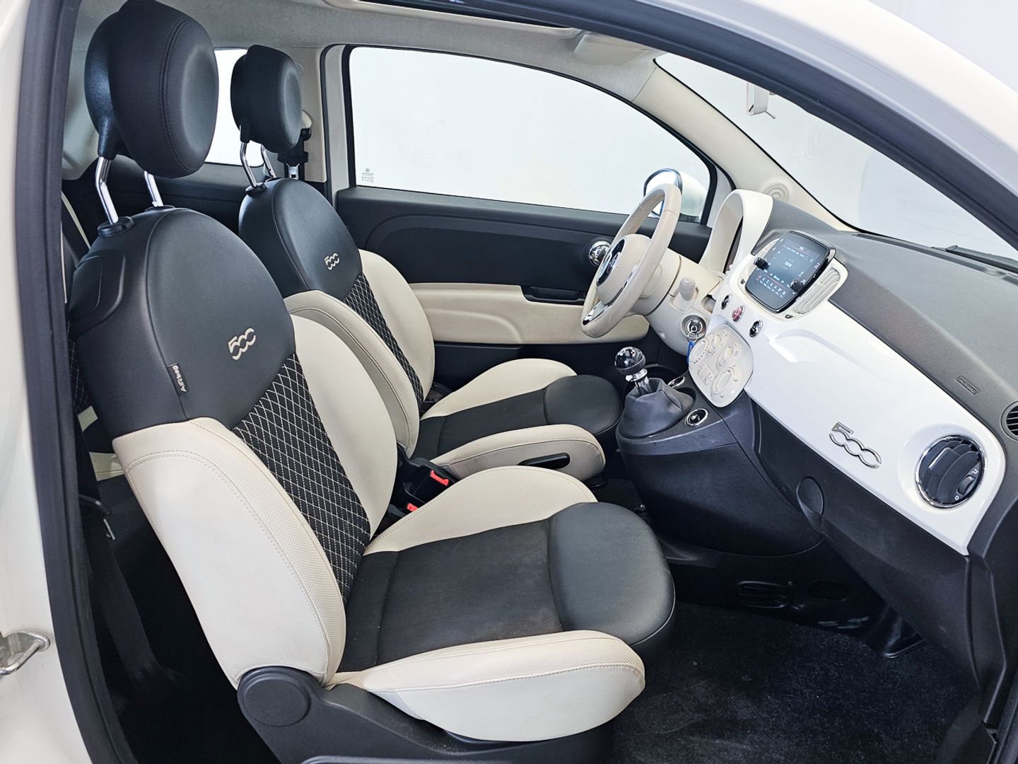 Fiat 500 1.0 Hybrid Dolcevita 51 kW (70 CV)