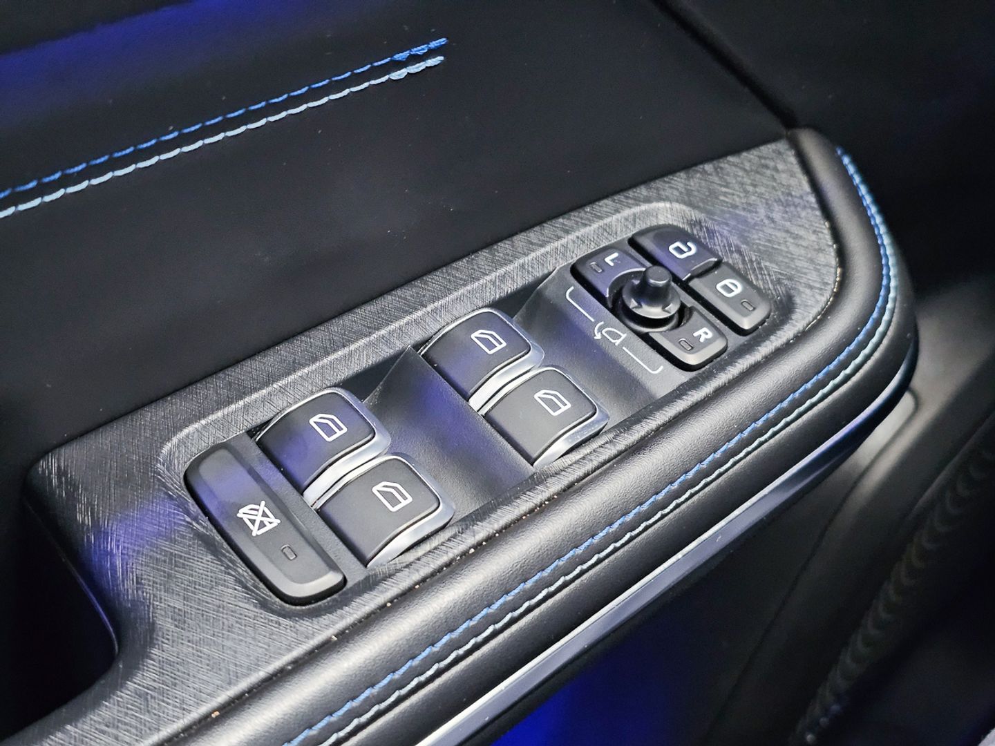 Lynk & Co 01 1.5 PHEV 192 kW (261 CV)