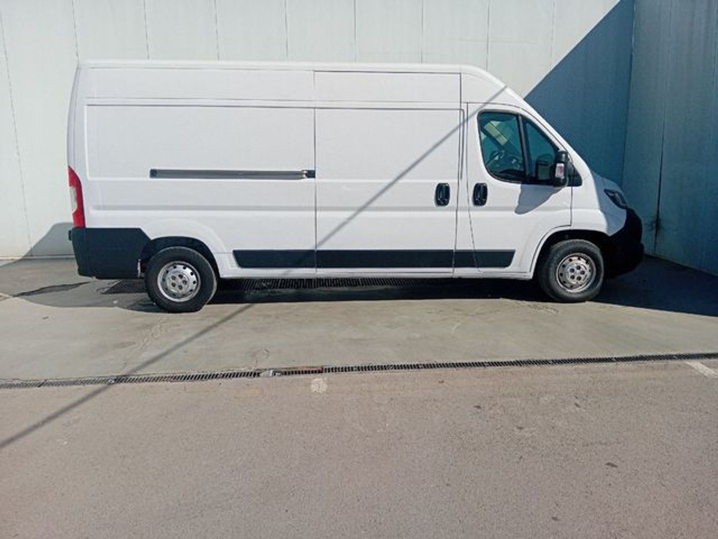 Peugeot Boxer Furgon BlueHDi 140 S&S Pack 335 L3 H2 103 kW (140 CV)