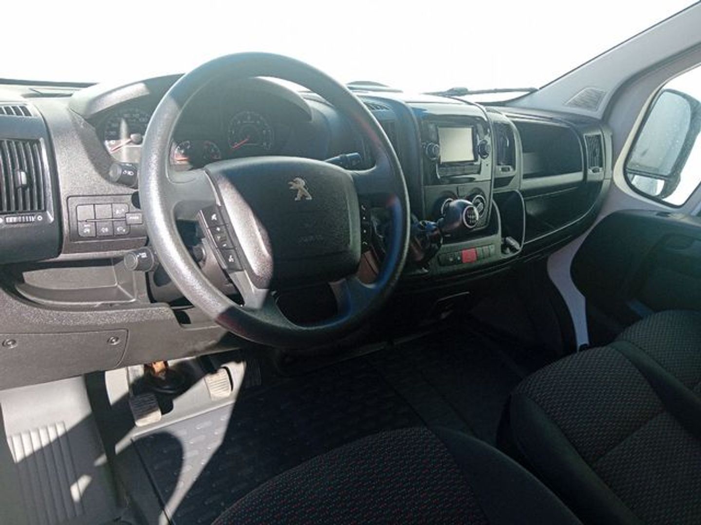 Peugeot Boxer Furgon BlueHDi 140 S&S Pack 335 L3 H2 103 kW (140 CV)