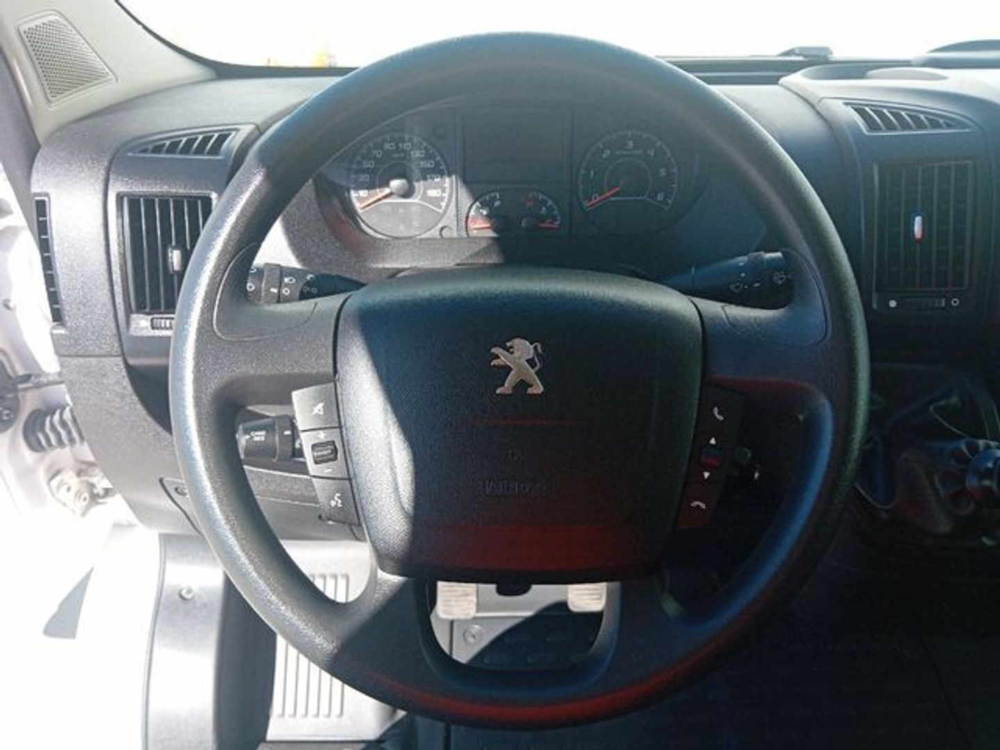 Peugeot Boxer Furgon BlueHDi 140 S&S Pack 335 L3 H2 103 kW (140 CV)