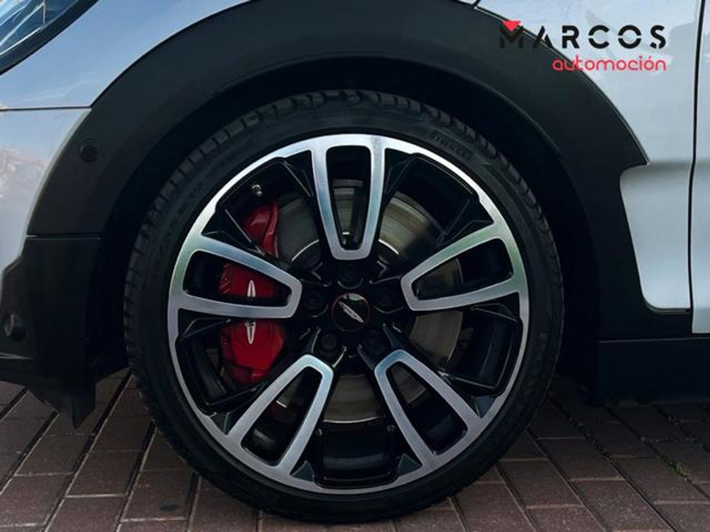 MINI MINI Clubman John Cooper Works ALL4 225 kW (306 CV)