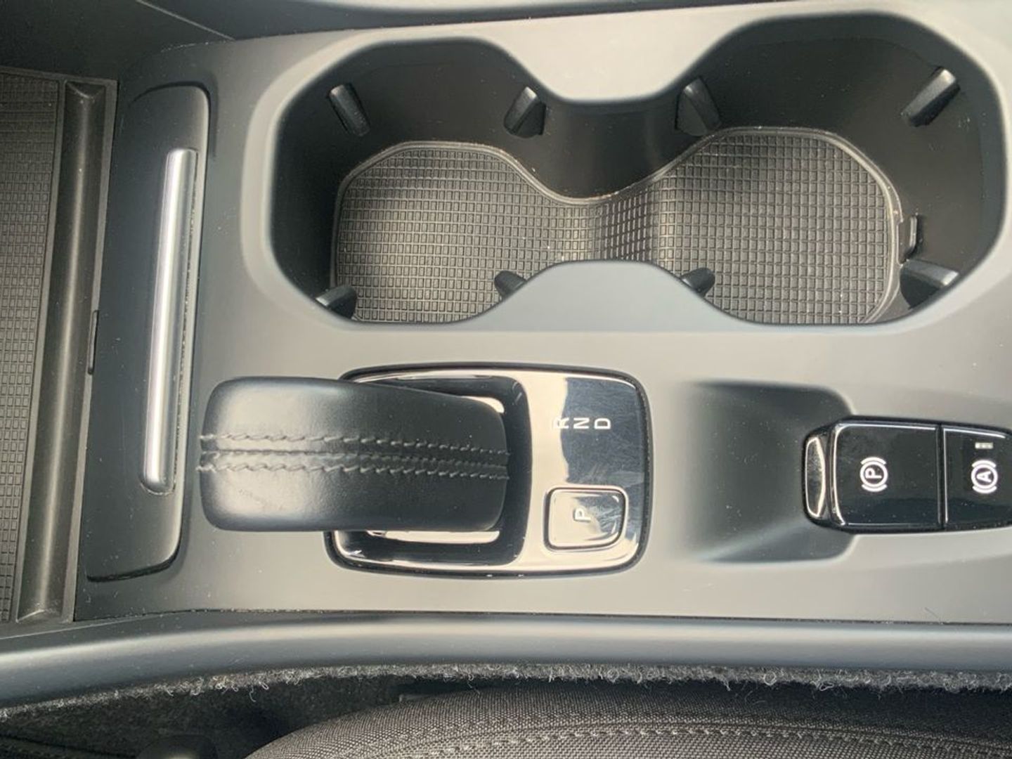 Volvo XC40 B4 G Momentum Pro AWD Auto 145 kW (197 CV)