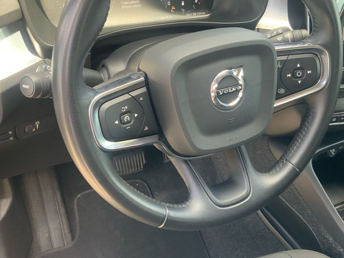 Volvo XC40 B4 G Momentum Pro AWD Auto 145 kW (197 CV)