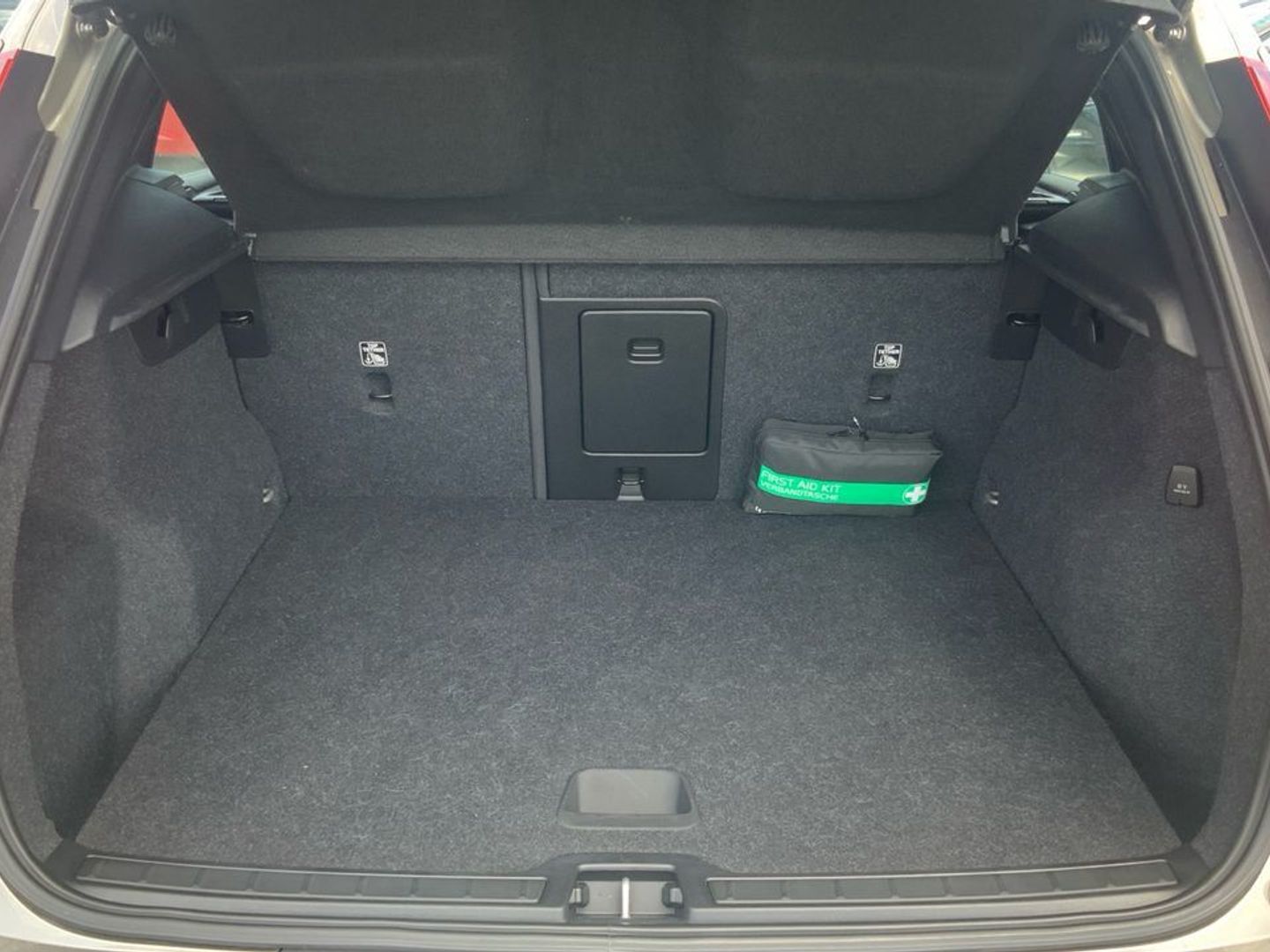 Volvo XC40 B4 G Momentum Pro AWD Auto 145 kW (197 CV)
