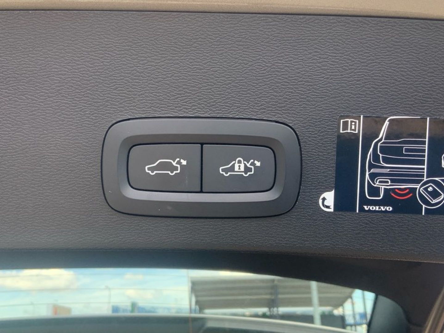 Volvo XC40 B4 G Momentum Pro AWD Auto 145 kW (197 CV)