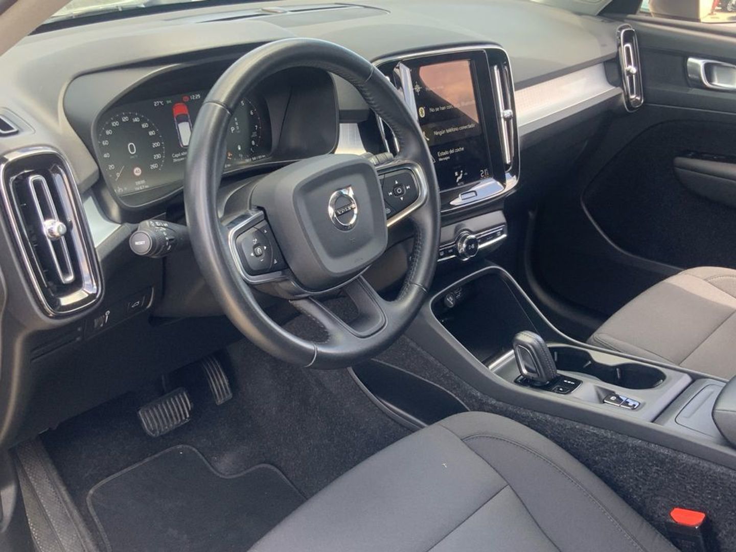 Volvo XC40 B4 G Momentum Pro AWD Auto 145 kW (197 CV)