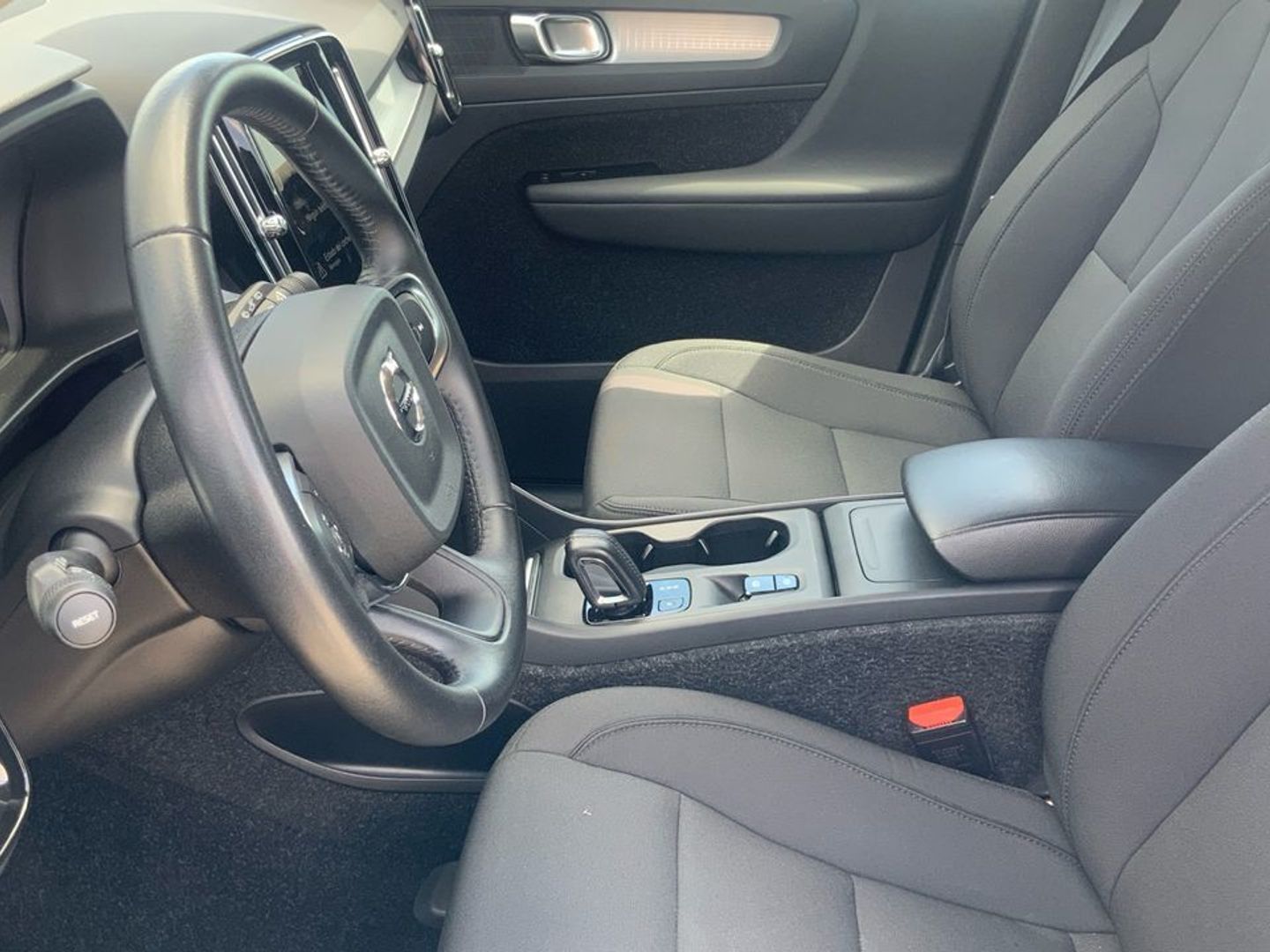 Volvo XC40 B4 G Momentum Pro AWD Auto 145 kW (197 CV)