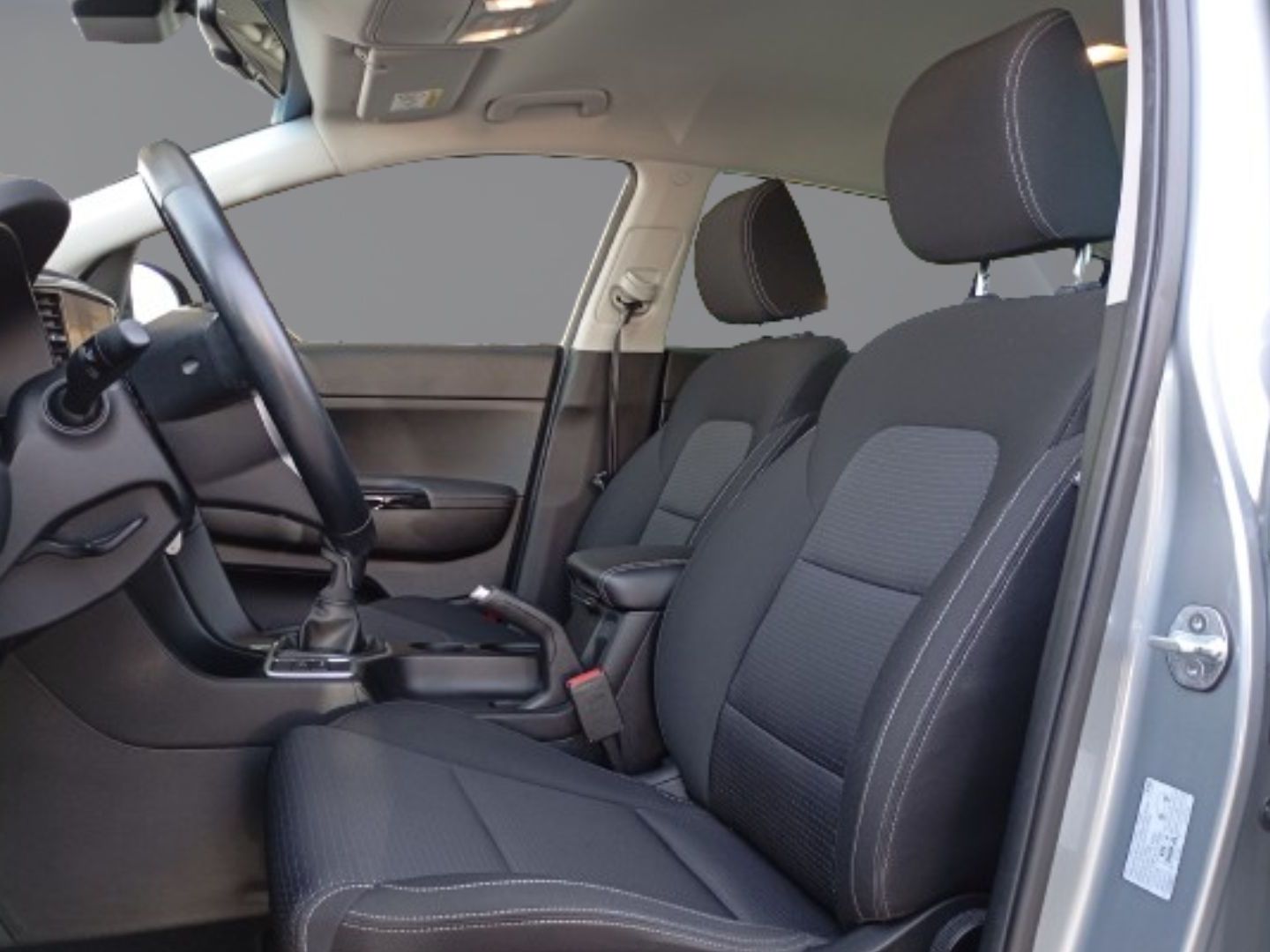 Kia Sportage 1.6 MHEV Black Edition 100 kW (136 CV)